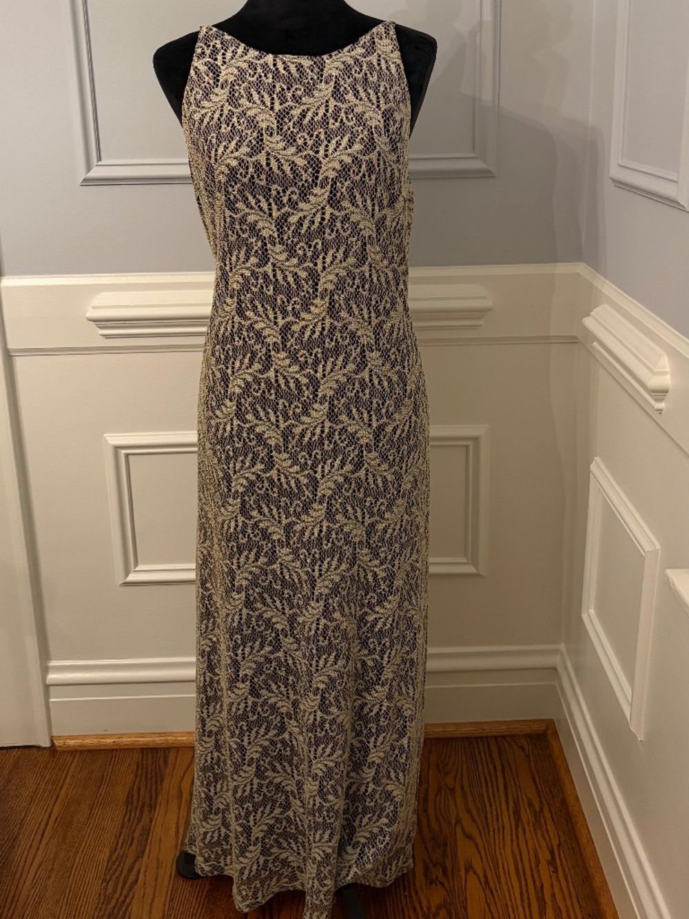 Long Lacy dress. Size large. 100% acetate lining; 100% polyester and dry clean.